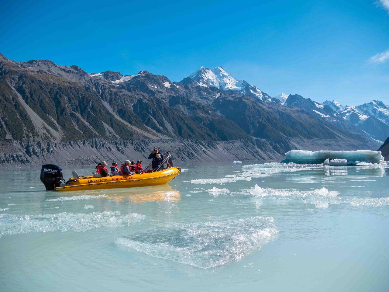 Mt Cook Scenic Tour / Incl. Glacier Explorers (22 Oct-15 June) - Photo 1 of 13